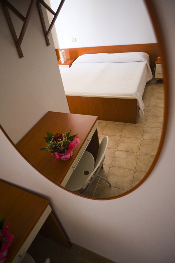 Le camere del Bed & Breakfast Nilosira sono confortevoli, spaziose e tutte dotate di terrazza privata ed attrezzata