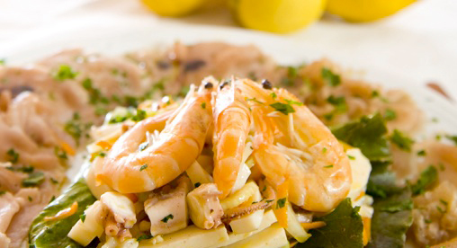 Al B&B Nilosira solo piatti della tradizione salentina, il pesce fresco è la particolarità di una cucina sana e genuina. I profumi del Salento saranno le coccole dopo una giornata di mare