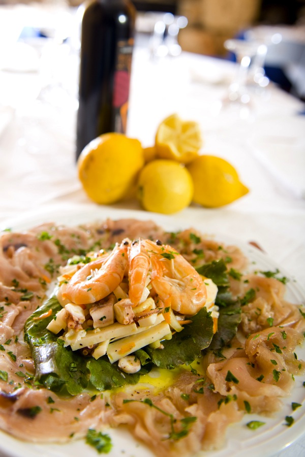 Antipasto di crudi di mare
